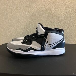 Nike Kyrie Infinity NEW Never worn Mens 16